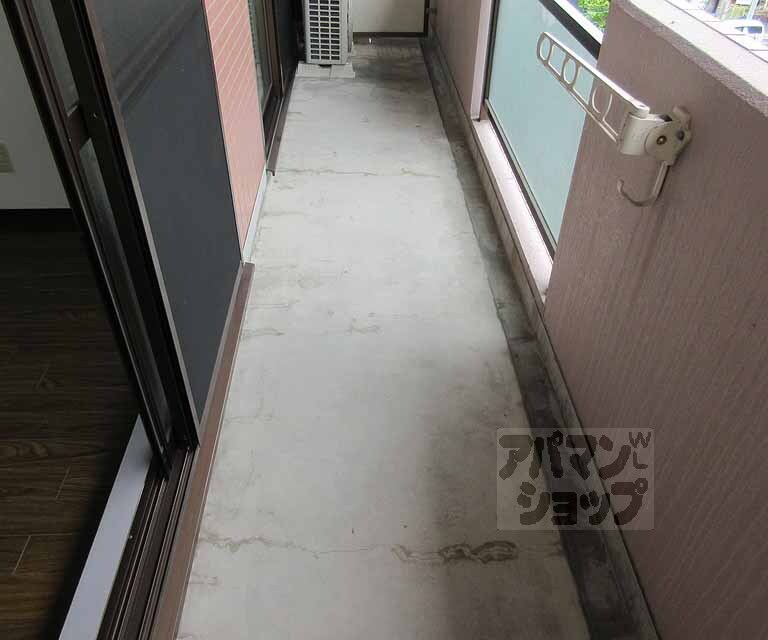 バルコニー　バルコニーも広い・