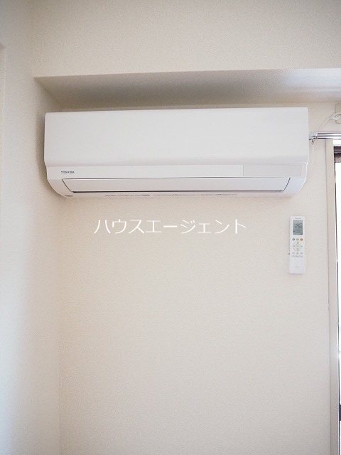 その他　エアコン付いております。※別部屋参考写真