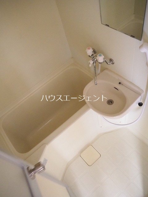 バス・シャワールーム　キレイなお風呂です。※別部屋参考写真