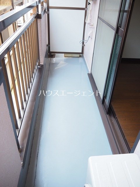 バルコニー　洗濯物が干せます。※別部屋参考写真