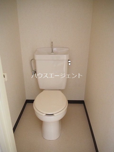 トイレ　バス・トイレ別です。※別部屋参考写真