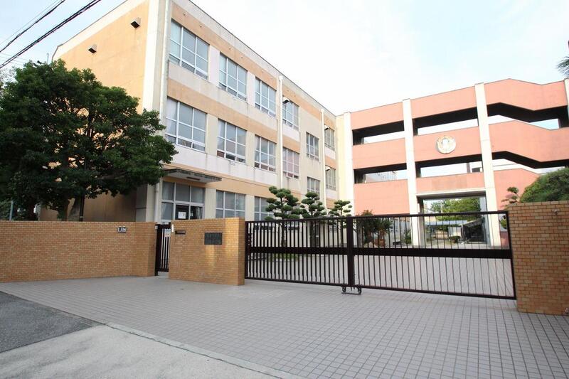 コンビニ　ファミリーマート瑞穂内方町店（コンビニ）まで34m