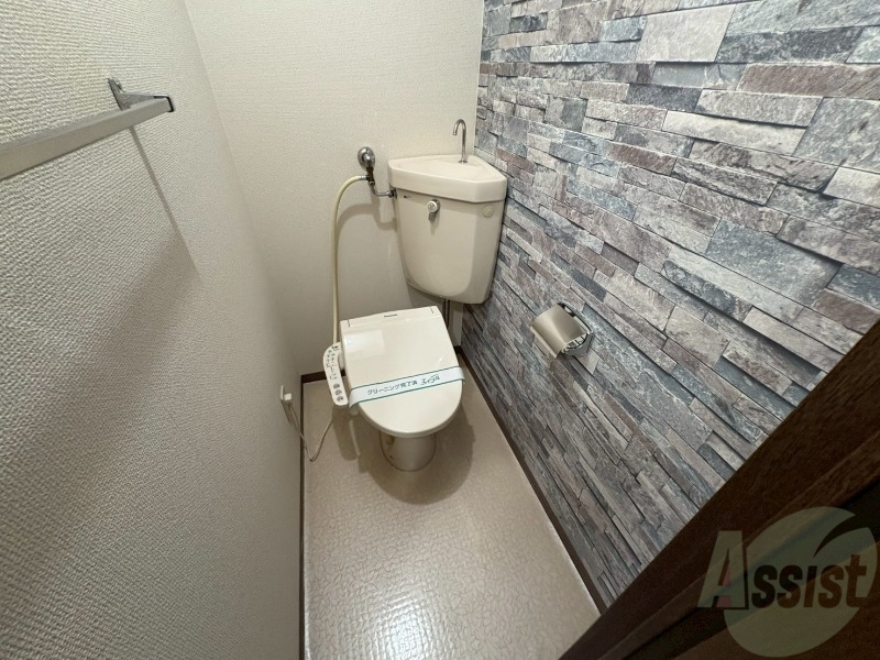 トイレ　こちらはトイレです。清潔感があり、安心して使用できます。