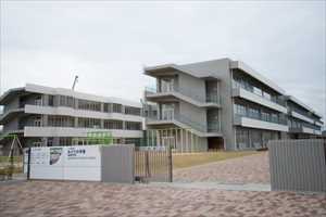 小学校　みどりの学園義務教育学校（小学校）まで1100m