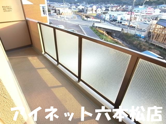 バルコニー　洗濯物はこちらへどうぞ。