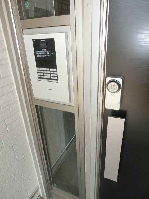 セキュリティ　オートロック付きエントランスでセキュリティもバッチリ！