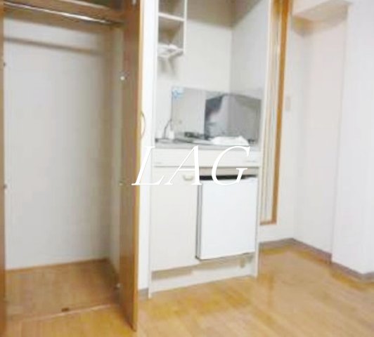 居室・リビング　洋室のお部屋です。（同仕様です。）