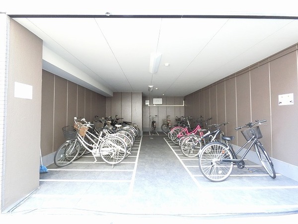 駐車場　駐輪場です