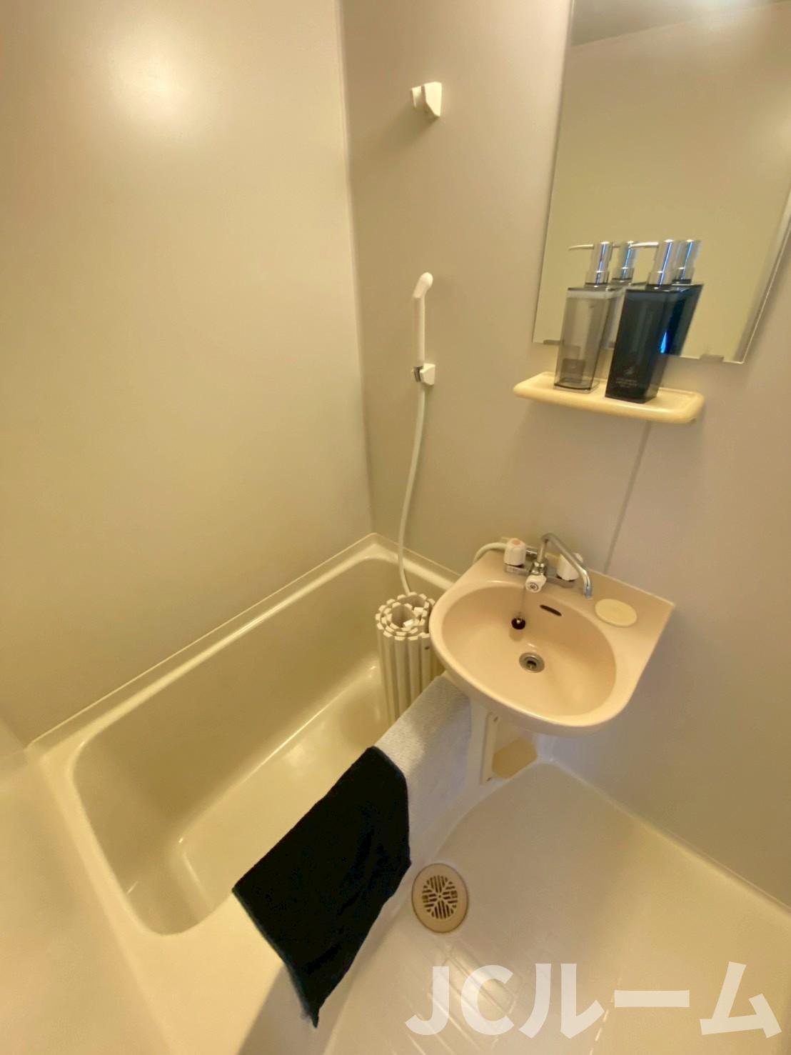 バス・シャワールーム　※別のお部屋の参考写真です