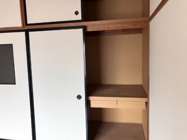 収納　押入