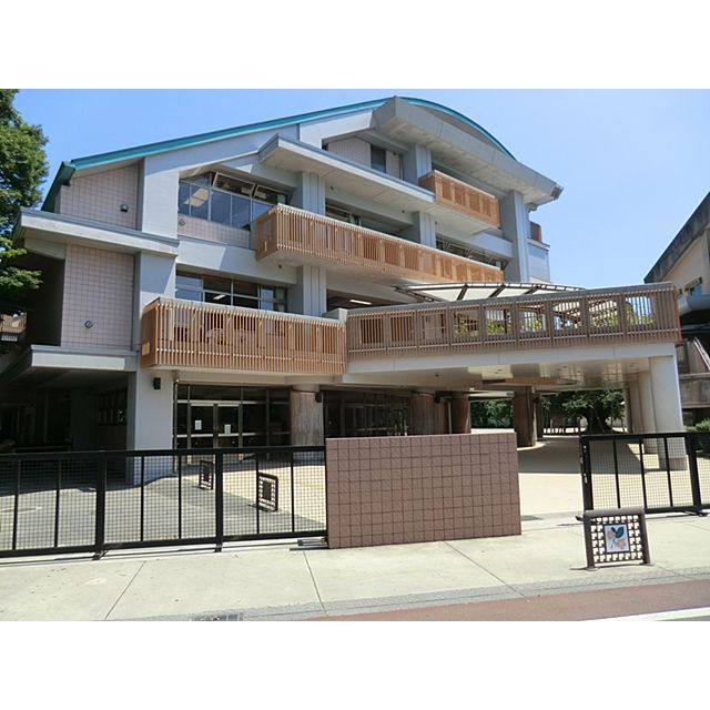 小学校　土浦市立真鍋小学校（小学校）まで1600m