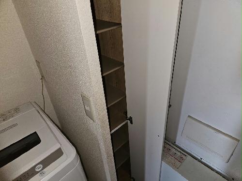 玄関　備品や設備仕様は号室等により異なります現地をご確認下さい。