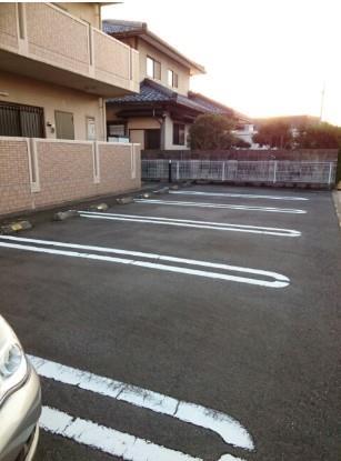 駐車場　駐車場
