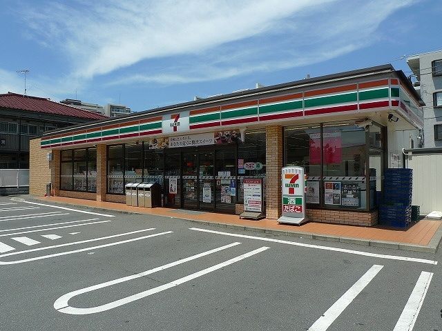 コンビニ　セブン-イレブン 南柏駅東口店（コンビニ）まで150m