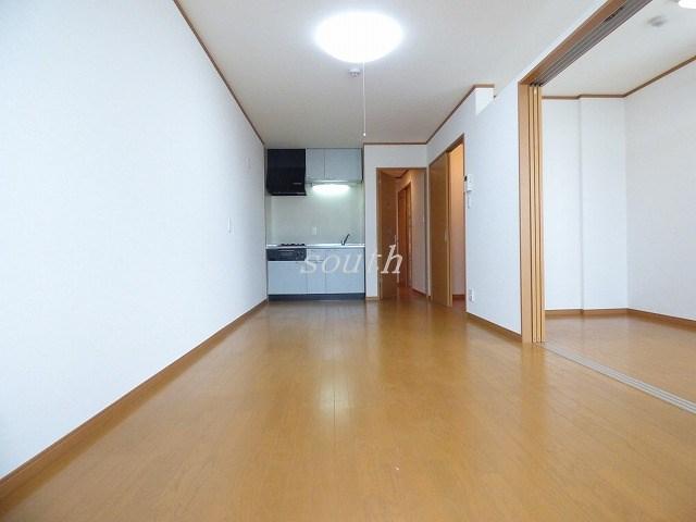 居室・リビング　開放感溢れる広々としたお部屋です♪