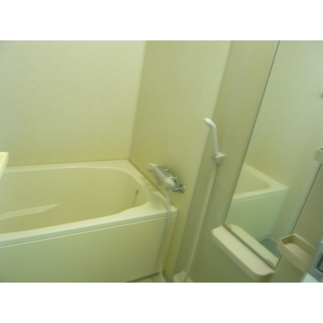 バス・シャワールーム　※参考写真（同物件別部屋です）
