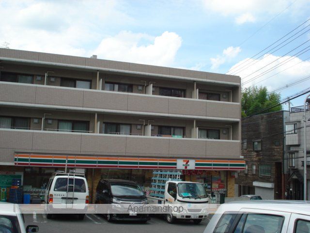 その他　セブンイレブン枚方東中振２丁目店（その他）まで695m