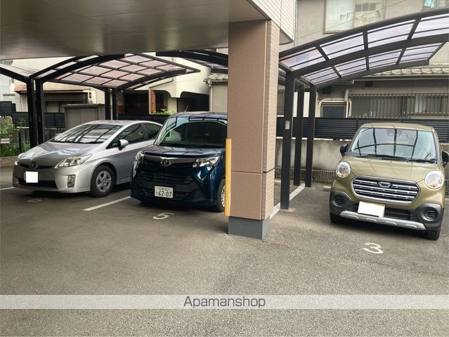 駐車場　駐車場