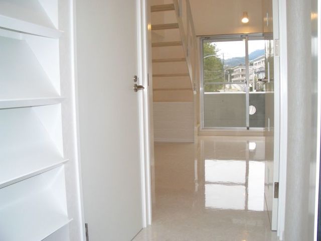 その他　【リビングダイニング】★２階部分★南側バルコニー★エアコン有