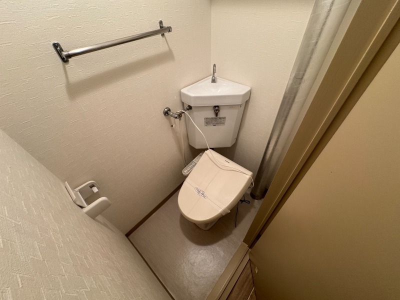 トイレ　こちらはトイレです。清潔感があり、安心して使用できます。