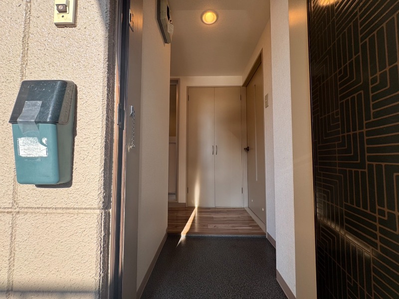 玄関　玄関の様子です。明るい印象ですね。気分もあがりそう。