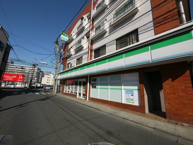 コンビニ　ファミリーマート上尾西口店（コンビニ）まで1309m