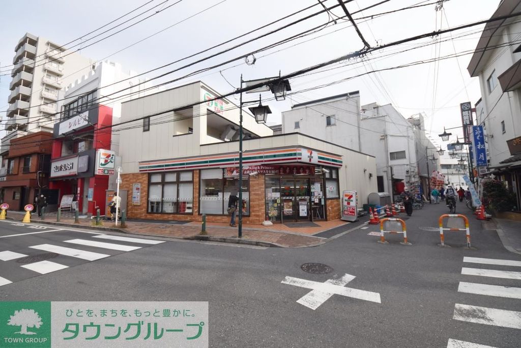 コンビニ　セブン-イレブン 西新井駅西口店（コンビニ）まで500m