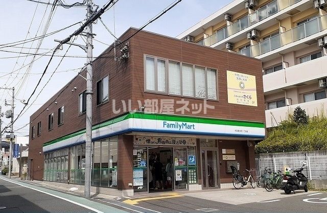 コンビニ　ファミリーマート　吹田垂水町一丁目店（コンビニ）まで426m