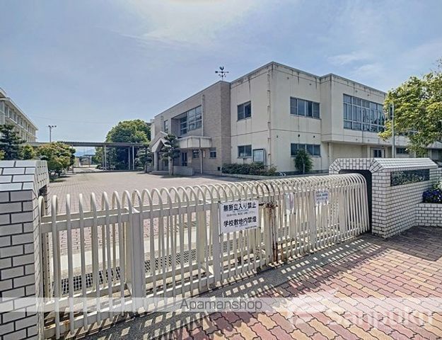 小学校　浮穴小学校（小学校）まで349m