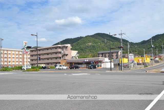 コンビニ　セブンイレブン（コンビニ）まで70m