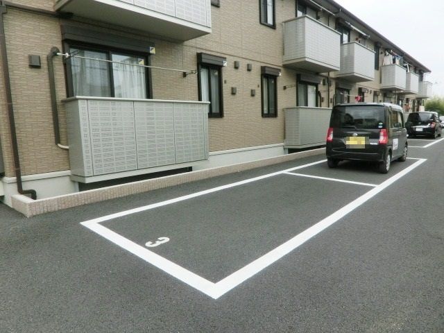 駐車場　敷地内に駐車場があります