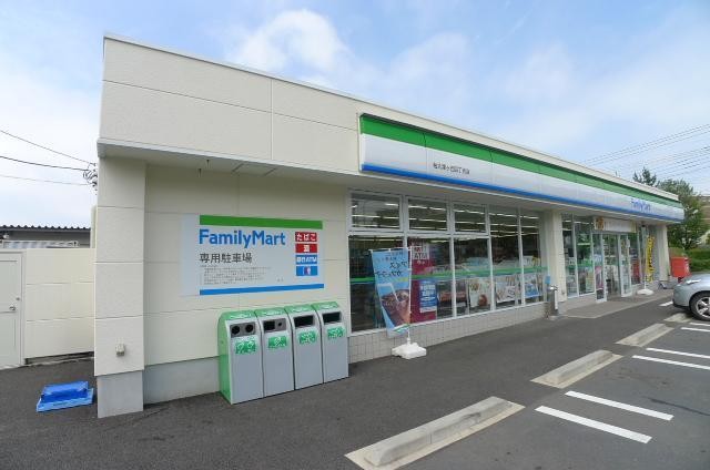 コンビニ　ファミリーマート（コンビニ）まで513m