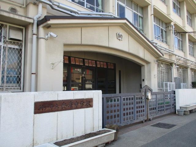 中学校　神戸市立兵庫中学校（中学校）まで1214m