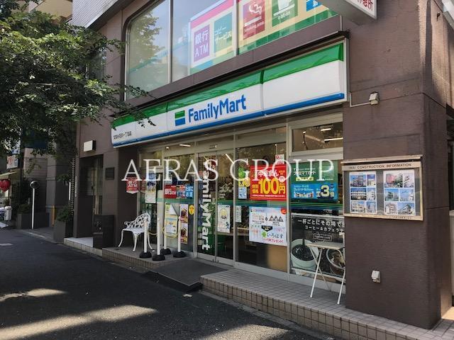 コンビニ　ファミリーマート文京小石川一丁目店（コンビニ）まで88m