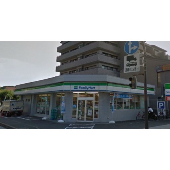 コンビニ　ファミリーマート横浜本牧通り店（コンビニ）まで388m