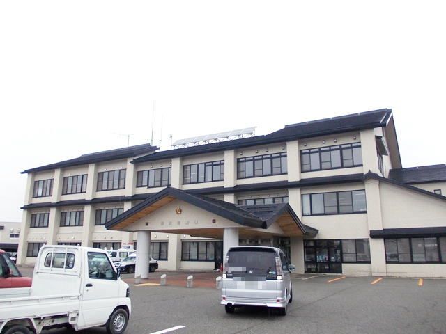 警察署・交番　湯沢警察署（警察署・交番）まで500m