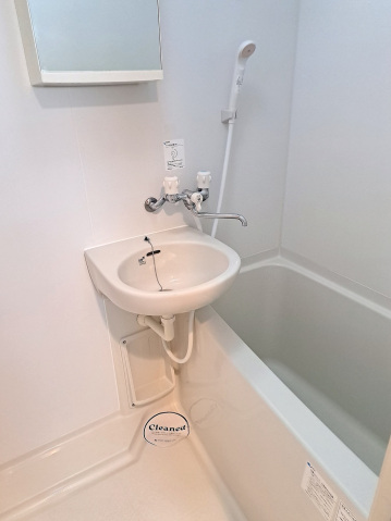 バス・シャワールーム　※別部屋参考写真