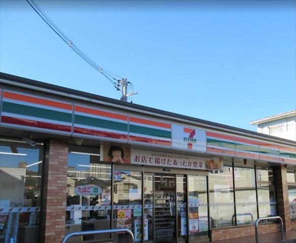 コンビニ　セブンイレブン（コンビニ）まで238m
