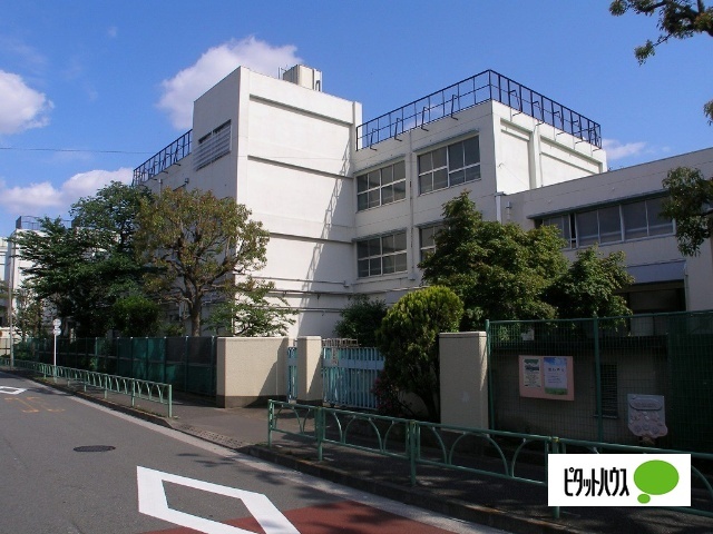 中学校　世田谷区立瀬田中学校（中学校）まで747m
