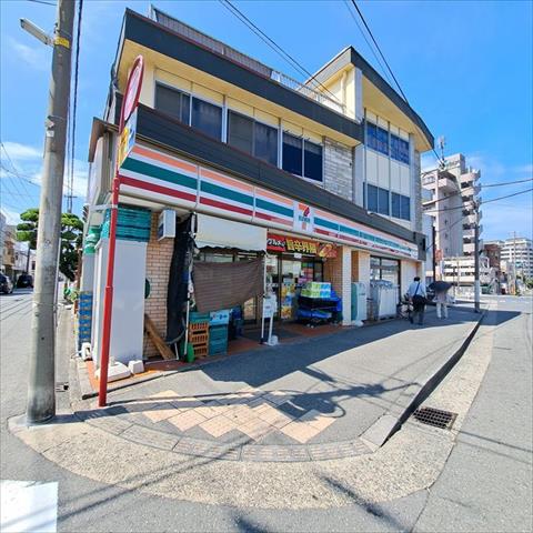 コンビニ　セブン－イレブン横須賀安浦店（コンビニ）まで202m