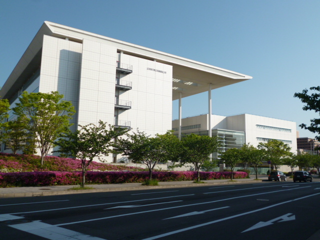 大学・短大　神奈川県立保健福祉大学（大学・短大）まで555m