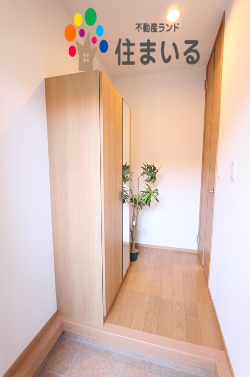 玄関　※写真は同型タイプとなります
