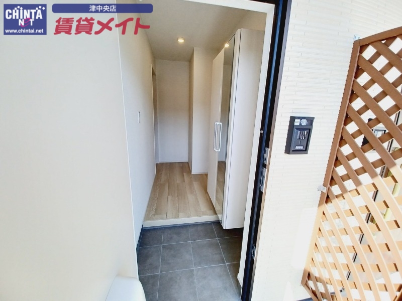 玄関　同型参考写真