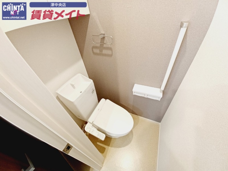 トイレ　同型参考写真