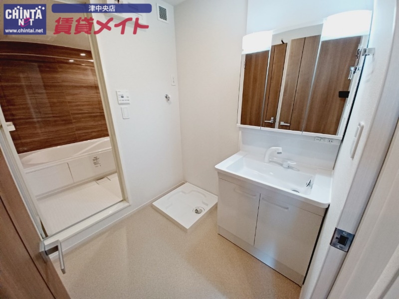 洗面設備　同型参考写真