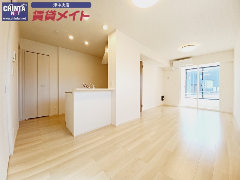 居室・リビング　同型参考写真