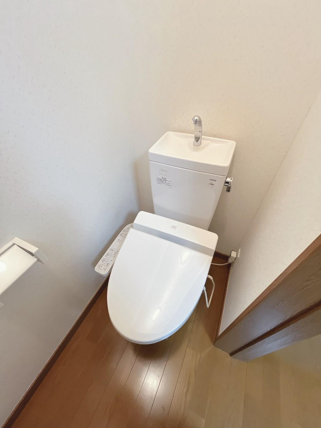 トイレ　ウォシュレット完備