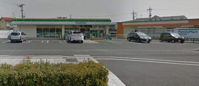 コンビニ　ファミリーマート（コンビニ）まで207m