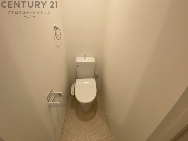 トイレ　温水洗浄便座付きのトイレです♪