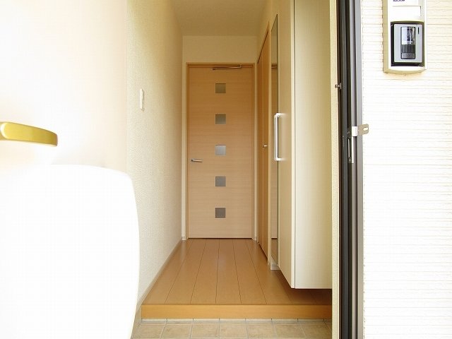 玄関　落ち着いた玄関です